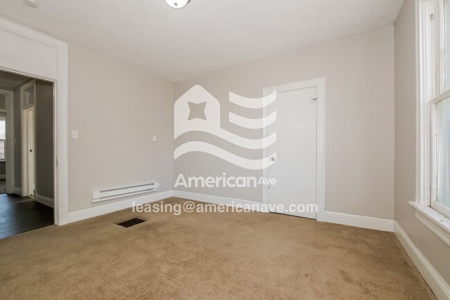 Building Photo - 2049 Florence Blvd
