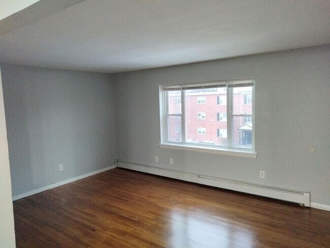 Building Photo - 29 Annawan St