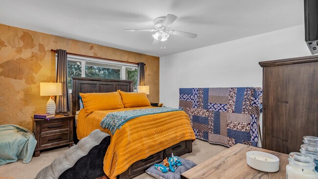 Building Photo - 46555 Cameo Palm Dr