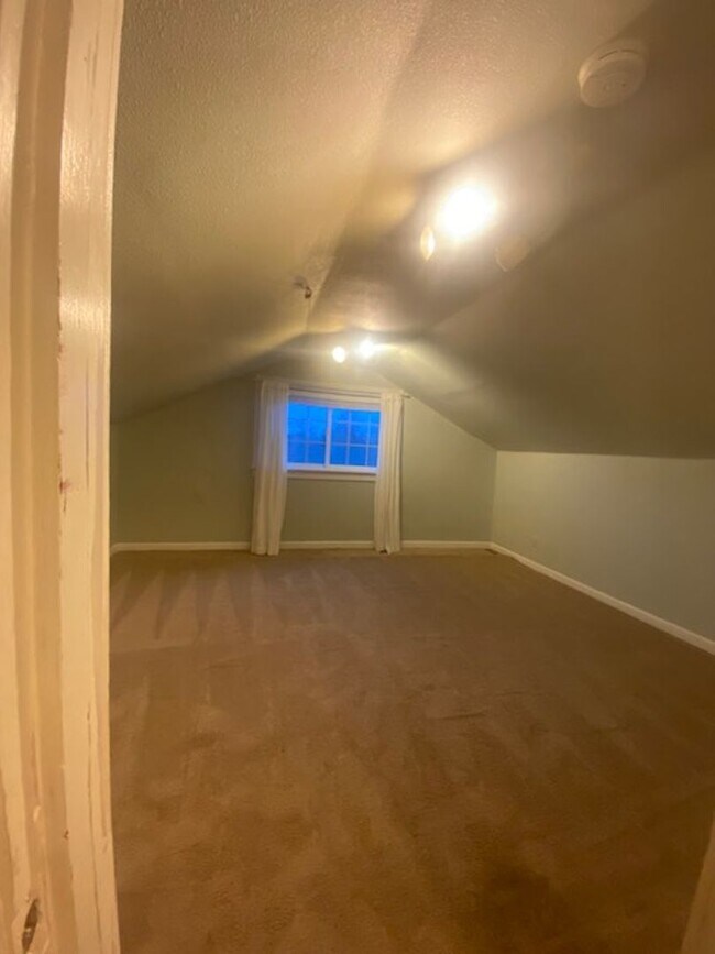 Building Photo - Charming 3 Bedroom Home Lebanon Home with Large Fenced Yard! **$500.00 Off First Full Month's Ren...