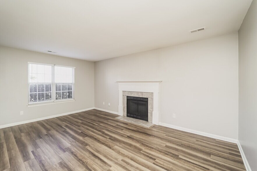 Building Photo - 2733 Fairstone Ave