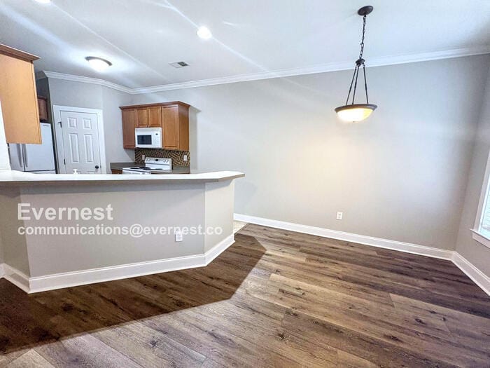 Building Photo - 5808 Colony Ln