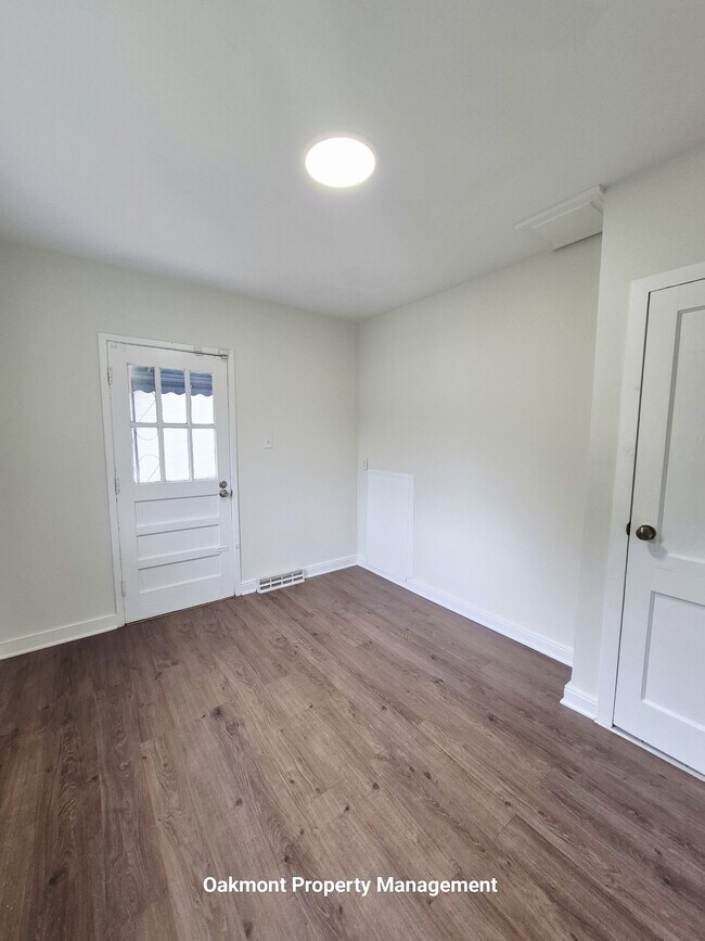 Building Photo - 900 N 38th St