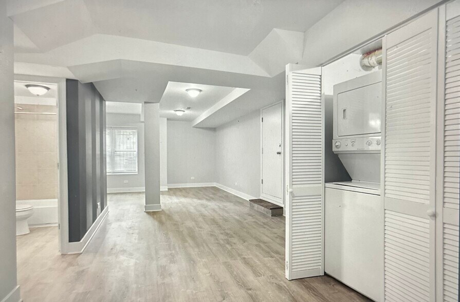 Building Photo - 2007 W Jarvis Ave