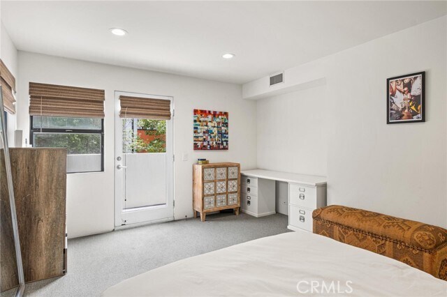 Building Photo - 646 6th St