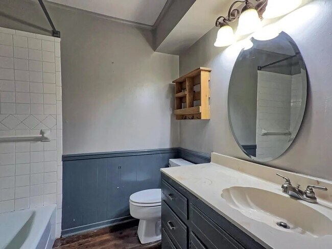 Building Photo - 306 S Wofford St