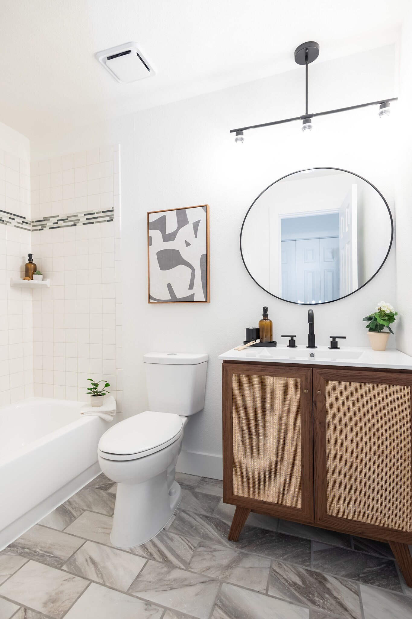 Building Photo - 5711 W 92nd Ave