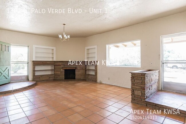 Building Photo - $1125- Lovely 2 Bed / 1 Bath Unit Availabl...