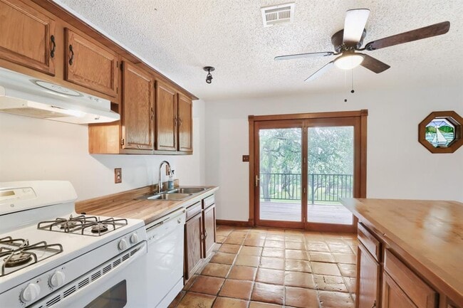 Building Photo - 16109 Awalt Dr