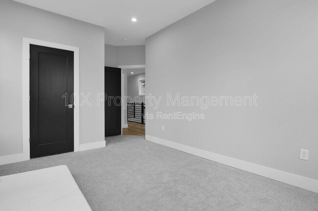 Building Photo - 105 Encore Park Bend