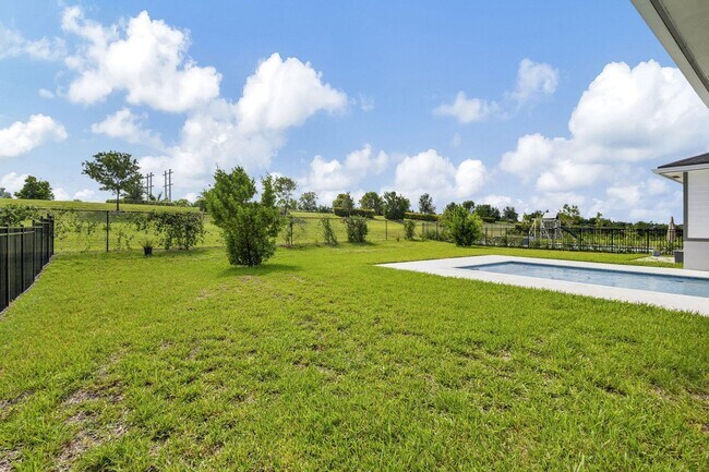 Building Photo - 870 Hookline Cir