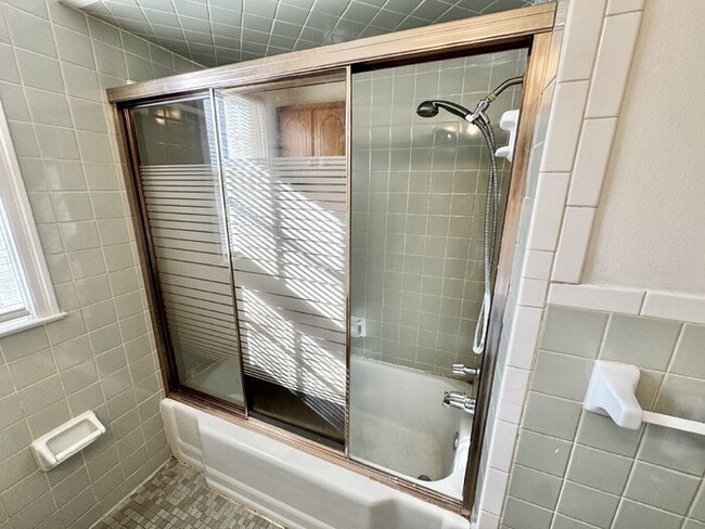 Building Photo - 135 S Greer St