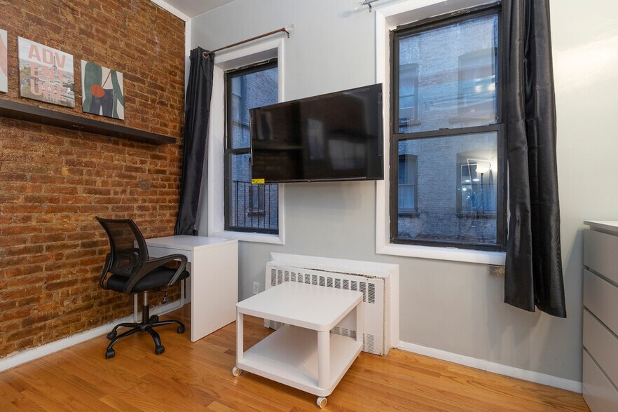 Building Photo - 1789 1st Ave