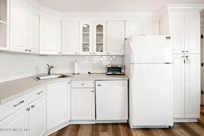 Building Photo - 13302 Long Beach Blvd