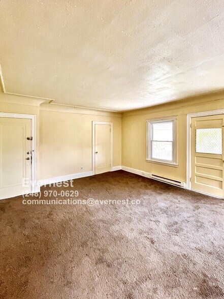 Building Photo - 3032 Cortland St