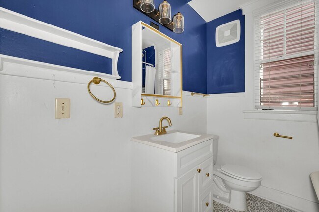 Building Photo - 2 BED | 1 BATH | STARLAND DISTRICT