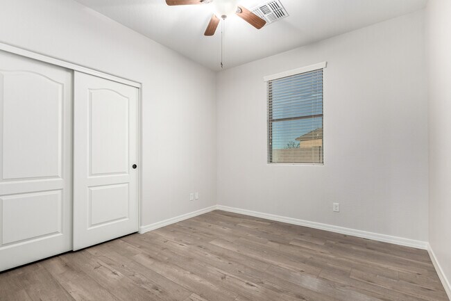 Building Photo - 35376 N Murray Grey Dr