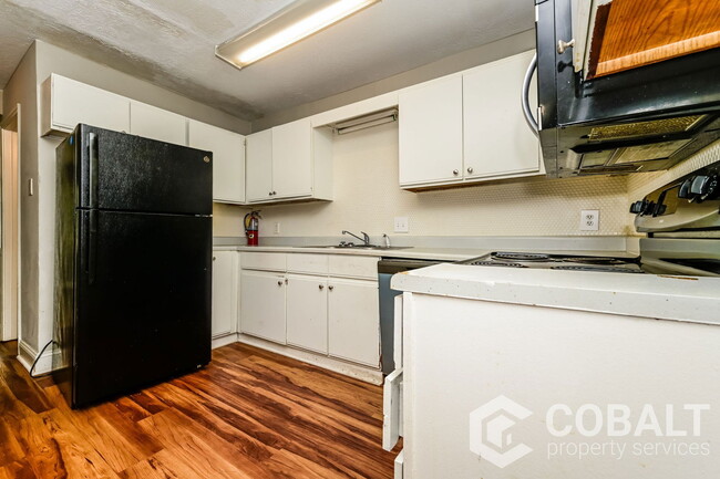 Building Photo - 3501 Creekview Pl