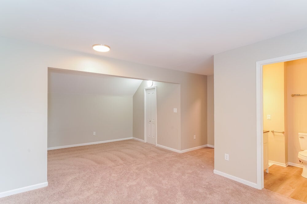 Building Photo - 40 Crestview Dr