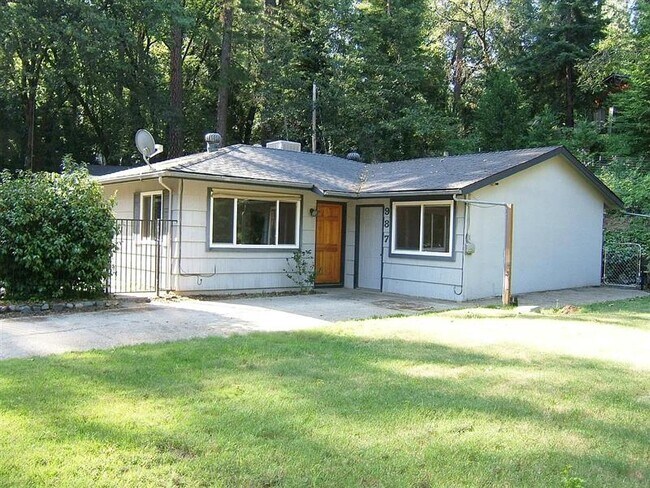 Primary Photo - This Charming 3 bedroom 1 bath home