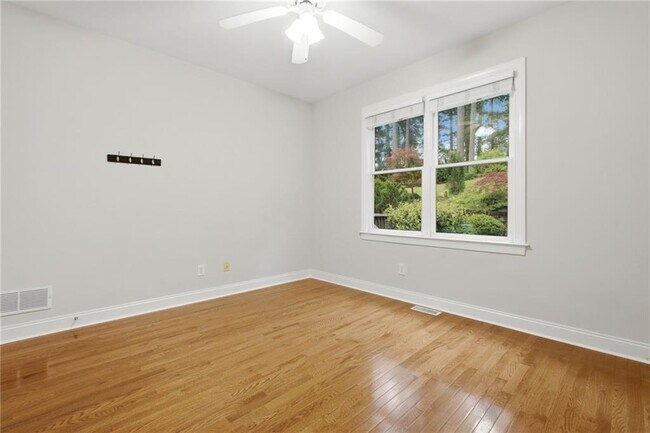 Building Photo - 3561 Carriage Glen Way