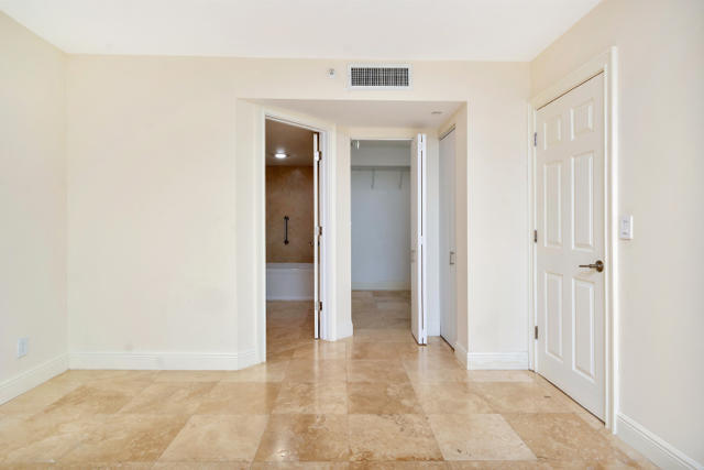 Building Photo - 2565 S Ocean Blvd