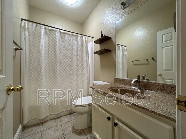 Building Photo - 1724 Magenta Dr