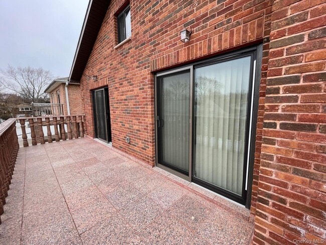 Building Photo - 4920 167th St