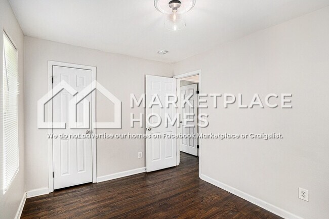 Building Photo - 2155 W Woodberry Ave