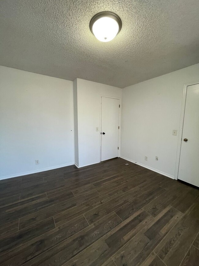 Building Photo - 618 Wilson St