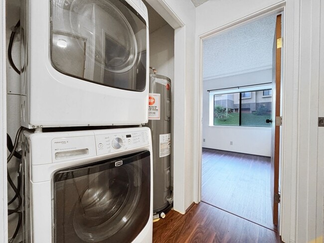 Building Photo - Recently Refreshed Kaneohe Townhouse