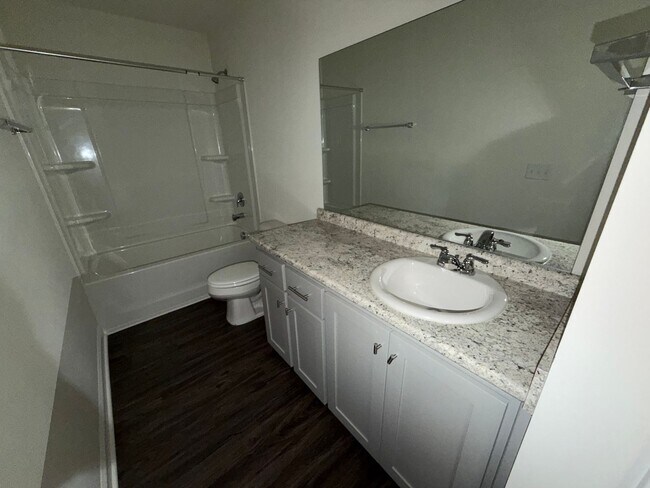 Building Photo - FOR RENT