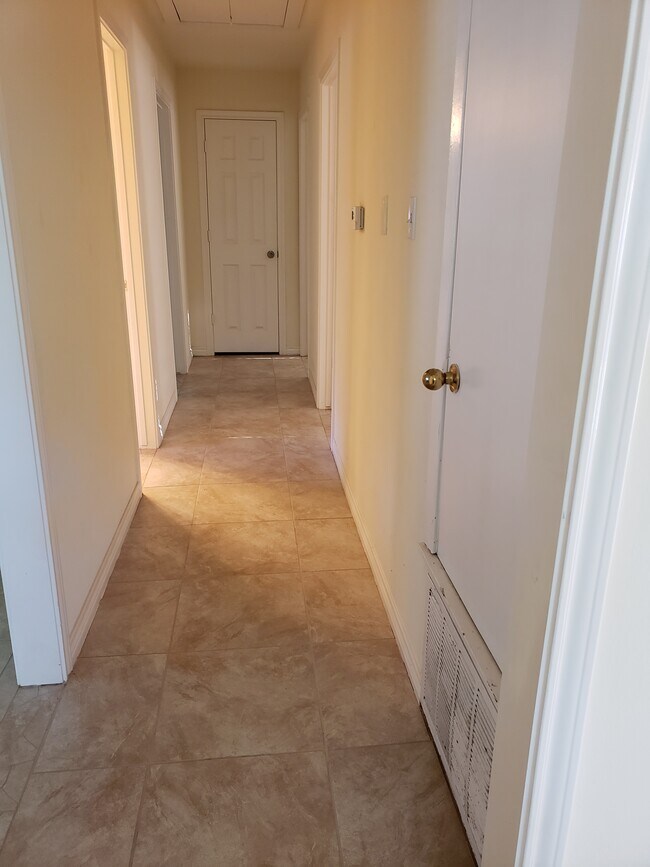 Hall - 2117 Rio Grande Plz