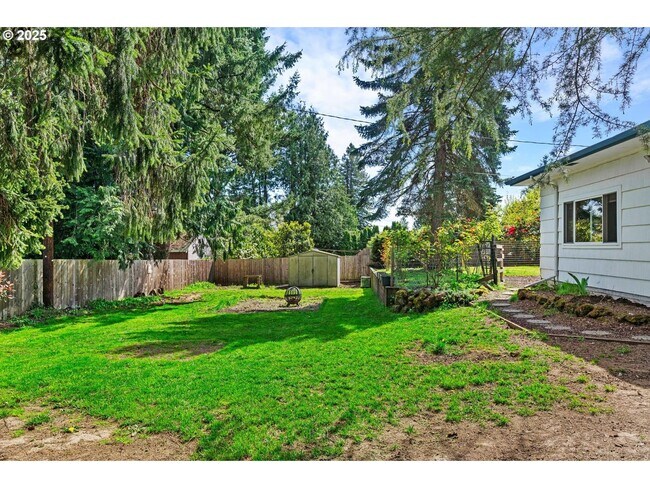 Building Photo - Quarter Acre Comfort