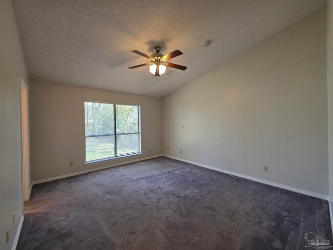 Building Photo - 824 Lavon Dr