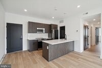Building Photo - 1419 W Grange Ave