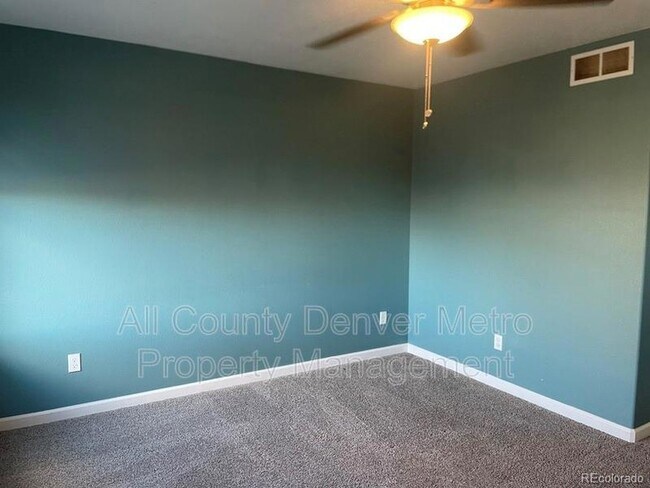 Building Photo - 5014 Everett St