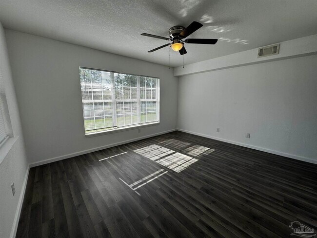 Building Photo - 5367 Locklin Ave