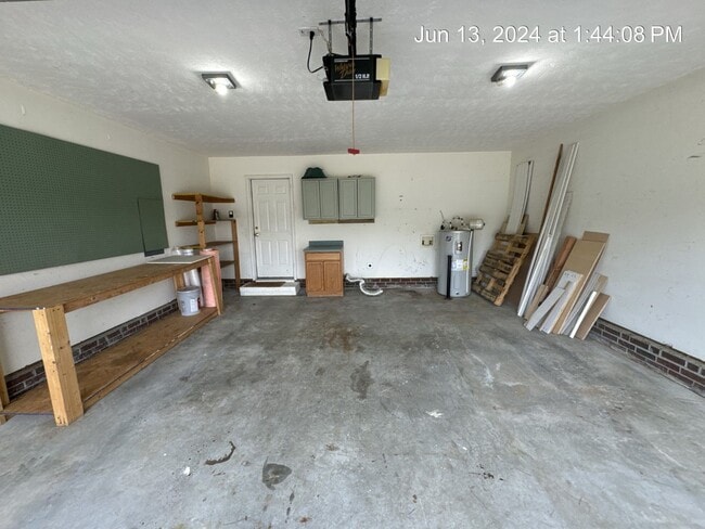 Building Photo - 146 Cavalier Dr