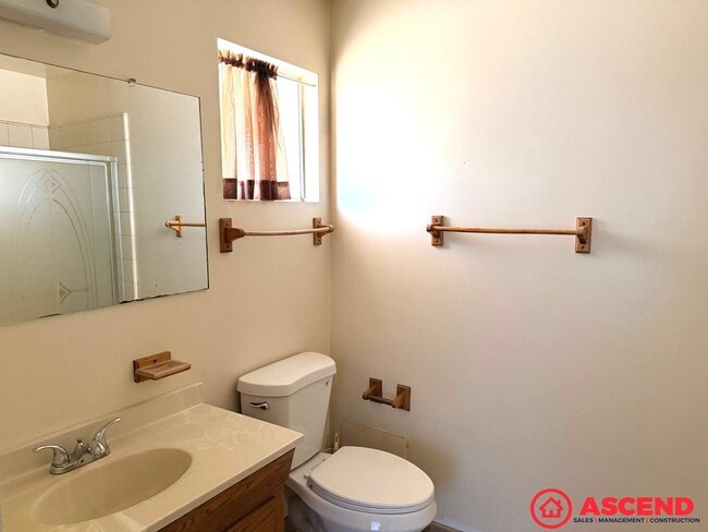 Building Photo - 5213 Lowen Ave