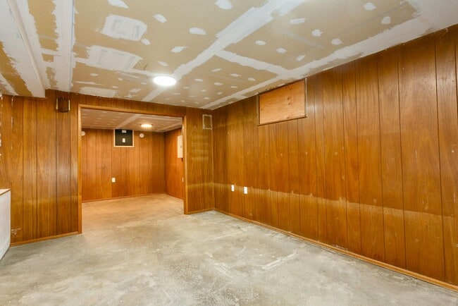 Building Photo - 3 bd 1 bath home