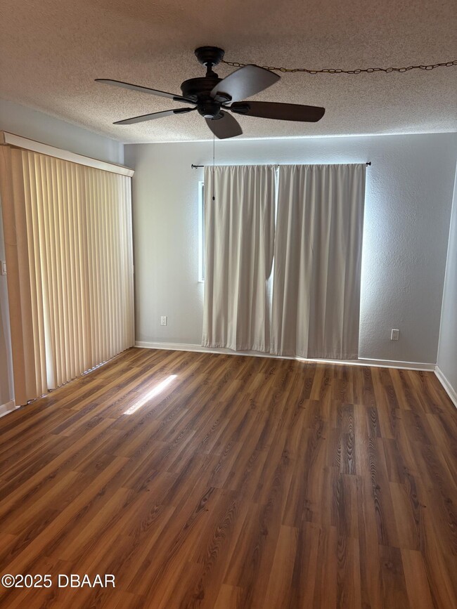 Building Photo - 275 Indigo Dr