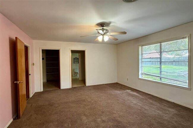 Building Photo - 1410 S Circle St