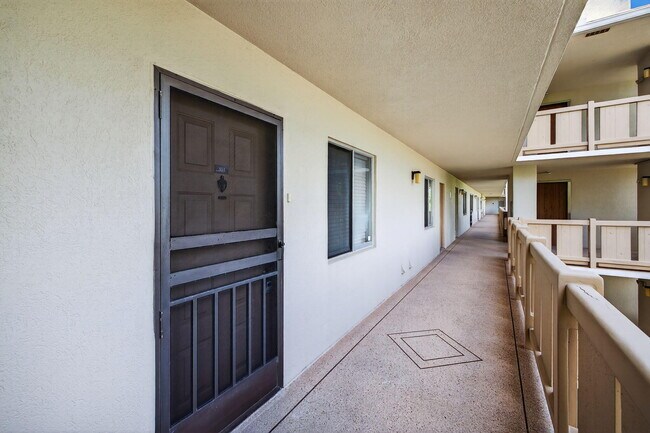 Building Photo - 14375 Strathmore Ln