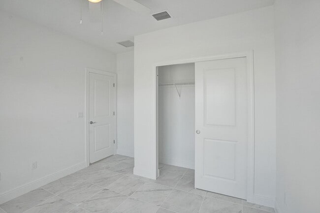 Building Photo - Gorgeous Brand New 3 Bedroom 2 Bath (2-story) Townhouse in Deerfield Beach