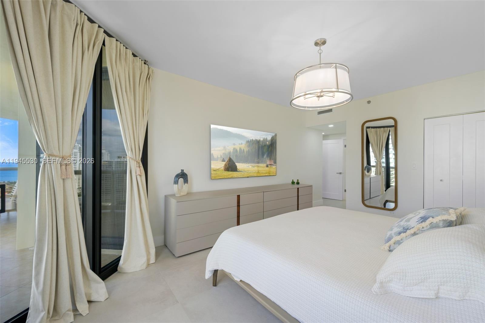 Building Photo - 20191 E Country Club Dr