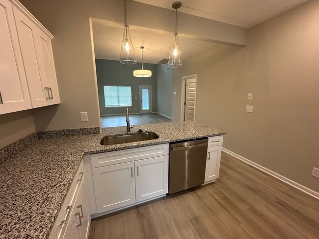 Building Photo - Brand New Townhome In Shelbyville - MOVE IN SPECIAL!!
