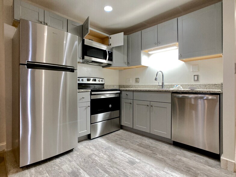 Building Photo - 74 Saint Stephen St