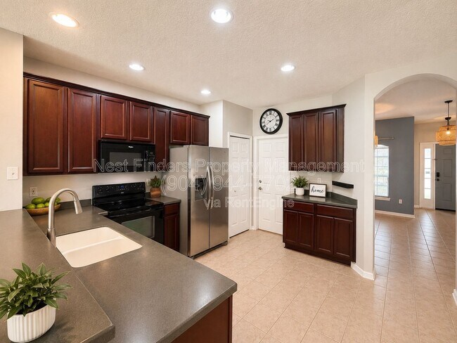 Building Photo - 14793 Falling Waters Dr