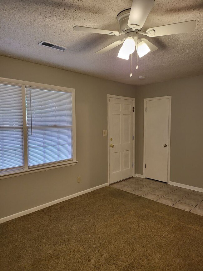 Building Photo - Decatur